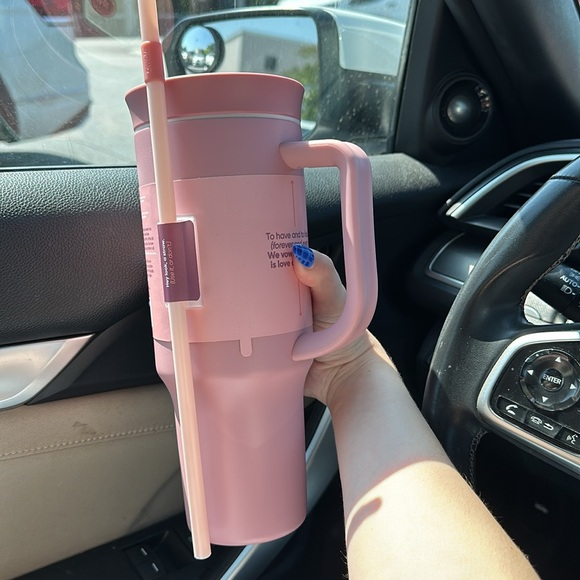 ROSY DREAMS 40 OZ OWALA NWT LIMITED EDITION AS SEEN ON TIKTOK *LAST ONE* - Picture 2 of 3